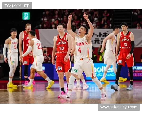 中国男篮逆袭获胜 迎来世界杯预选赛首胜 赛场拼搏精神赢得全场掌声