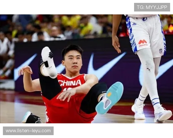 中国篮球迎来新篇章，年轻球员崭露头角，未来可期
