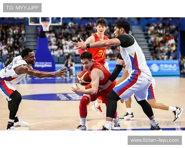 中国男篮逆转战胜菲律宾队 进军亚洲杯决赛 迎战强敌争夺冠军