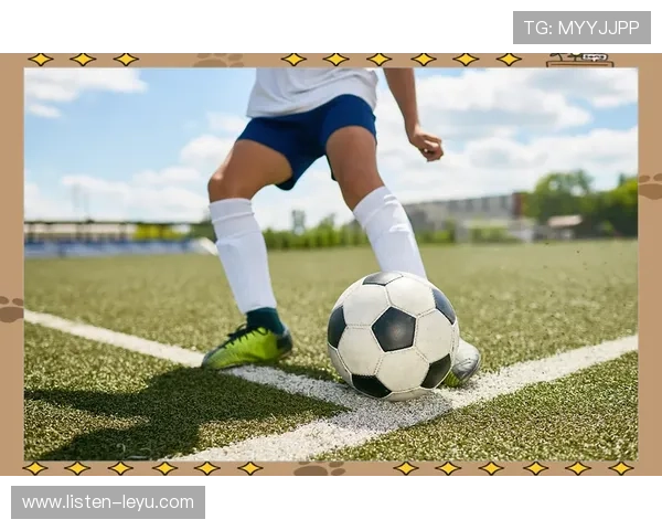 绿茵赛场激战正酣球队拼搏争夺胜利荣耀